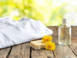 Löwenzahn Flecken aus Kleidung entfernen: Der grüne Saft auf Textilien